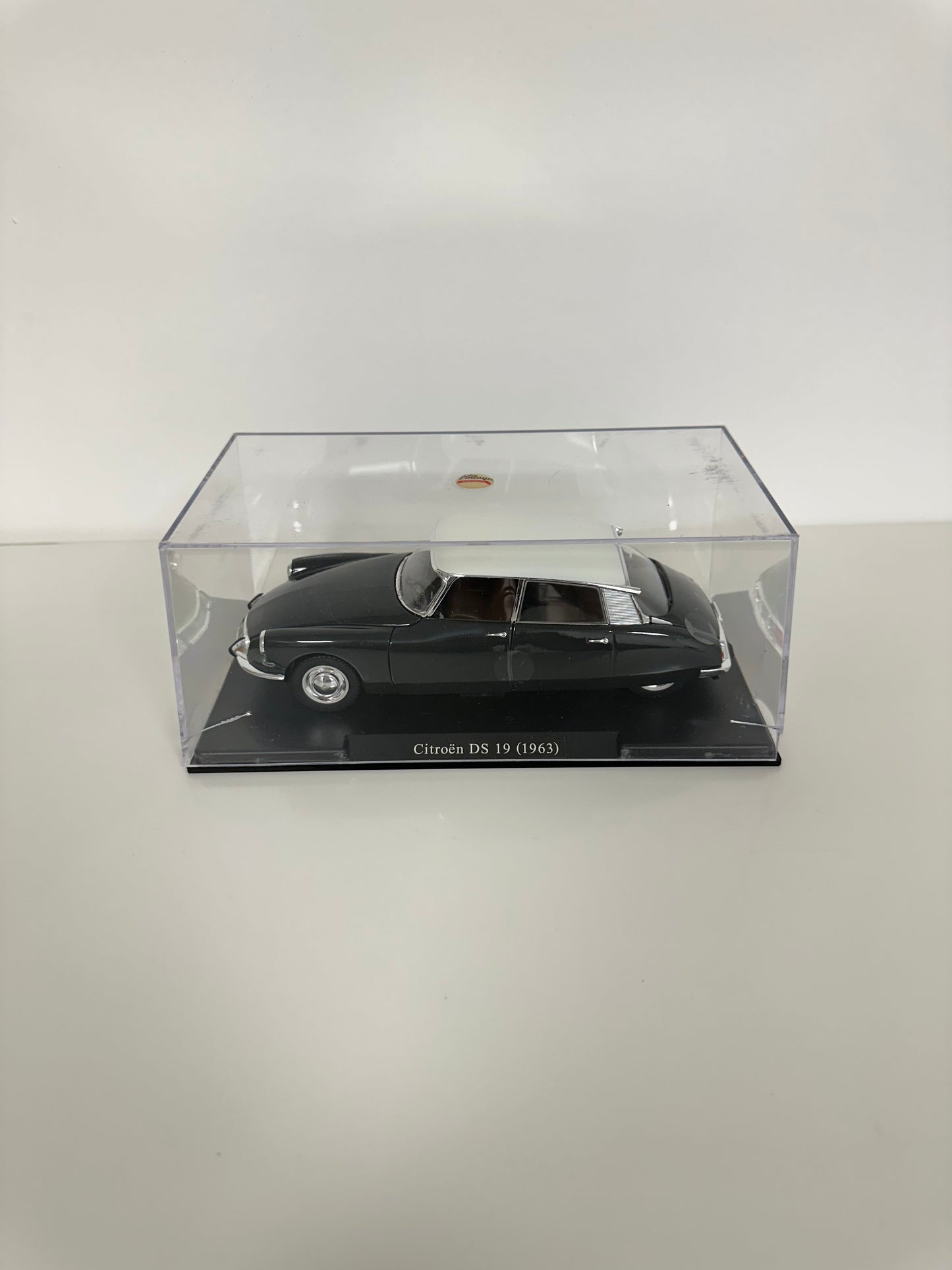 Leo Models Citroen DS 19 (1963) 1/24