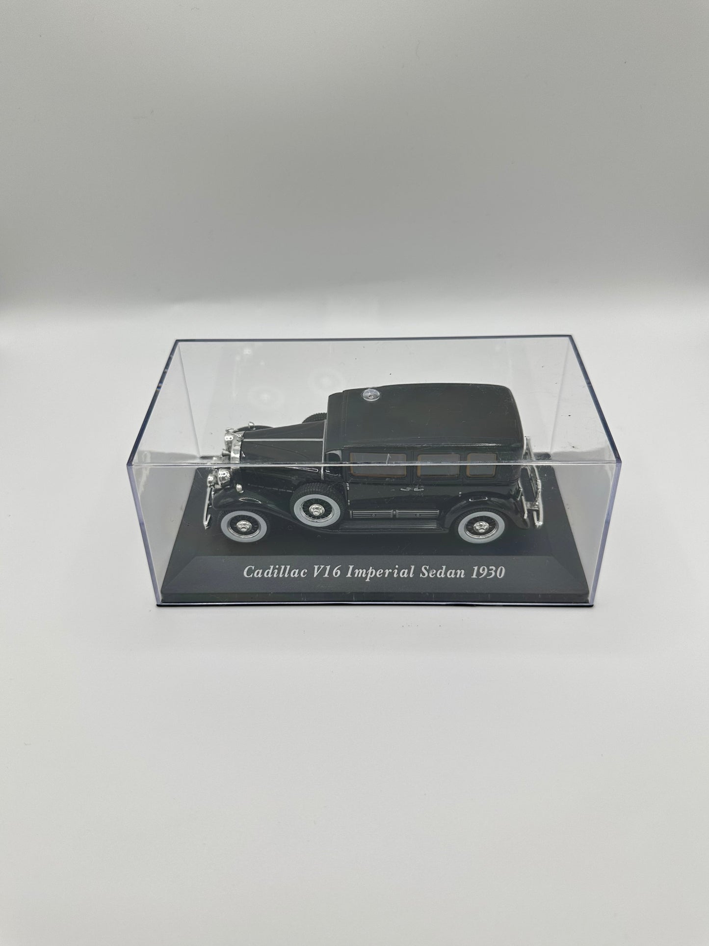 Cadillac V16 Imperial Sedan 1930 1/43