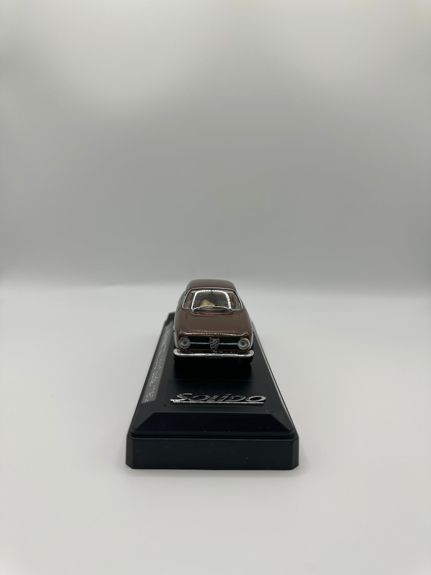 Solido Yesterday 1852 Alfa Romeo 1300 Junior Coupé 1969 1/43