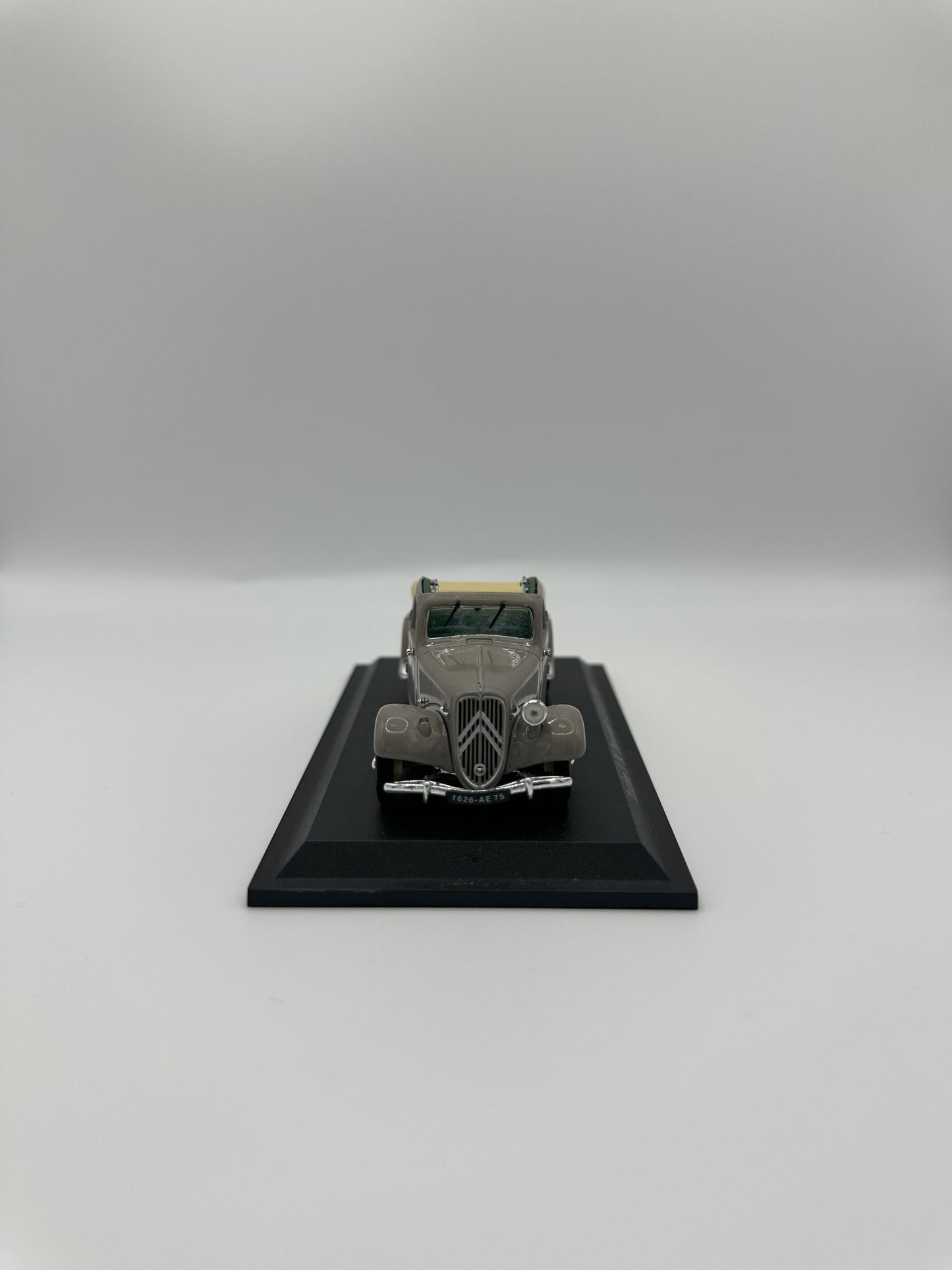 Citroën Traction 11 BL Découvrable AEAT 1950 1/43