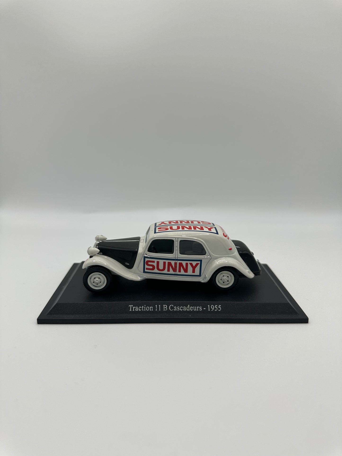 Citroën Traction 11 B Cascadeur 1955 1/43