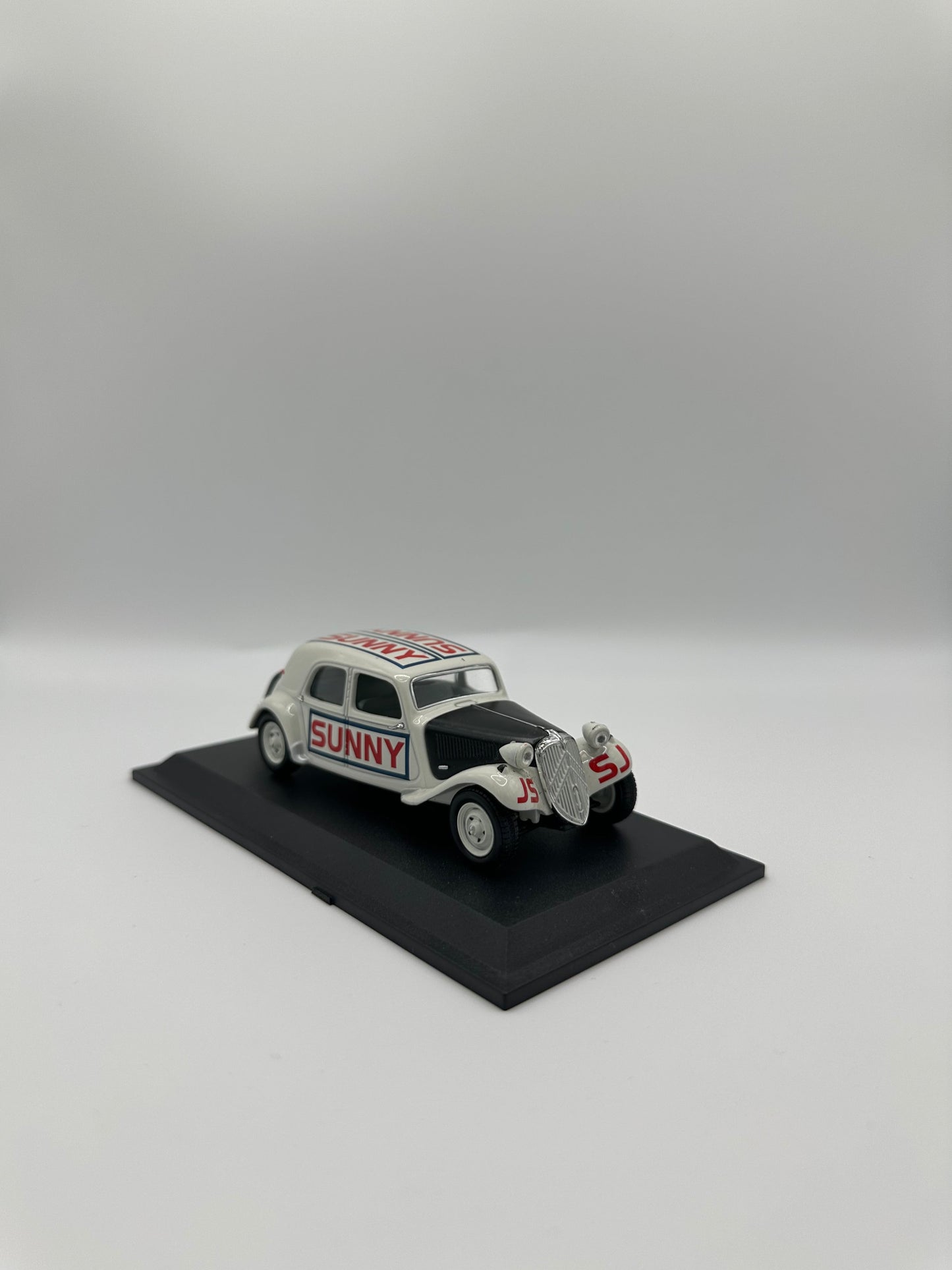 Citroën Traction 11 B Cascadeur 1955 1/43