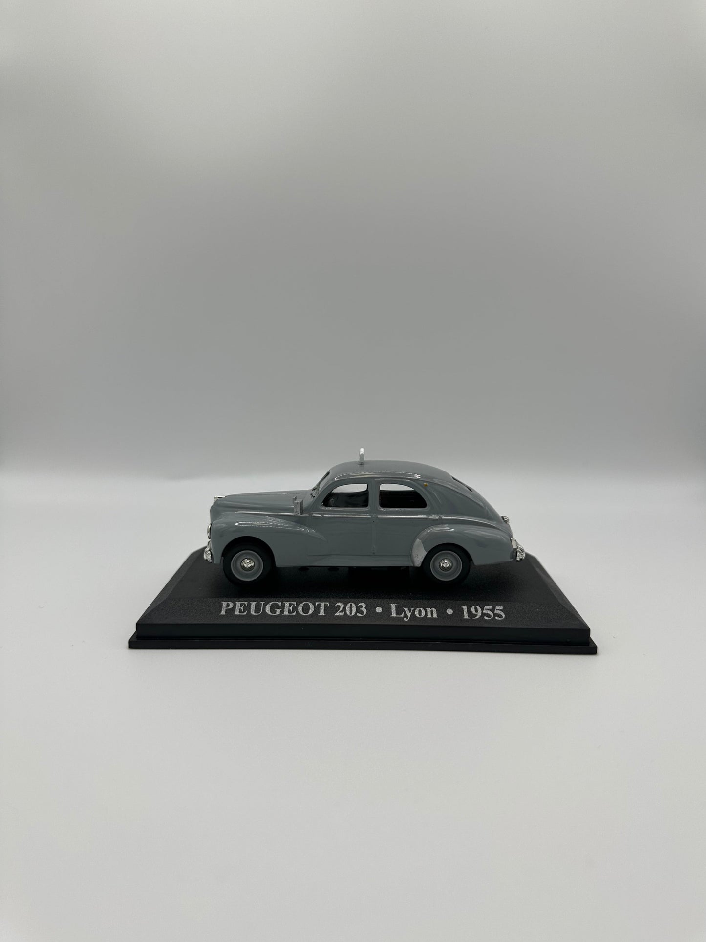 Peugeot 203 Lyon 1955 1/43
