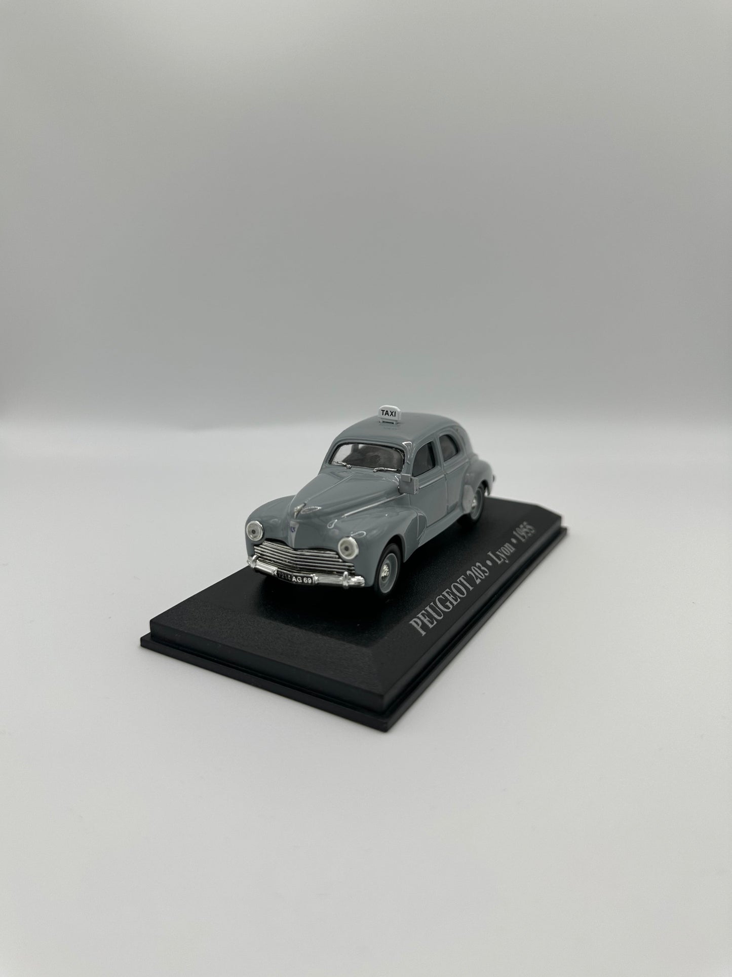 Peugeot 203 Lyon 1955 1/43