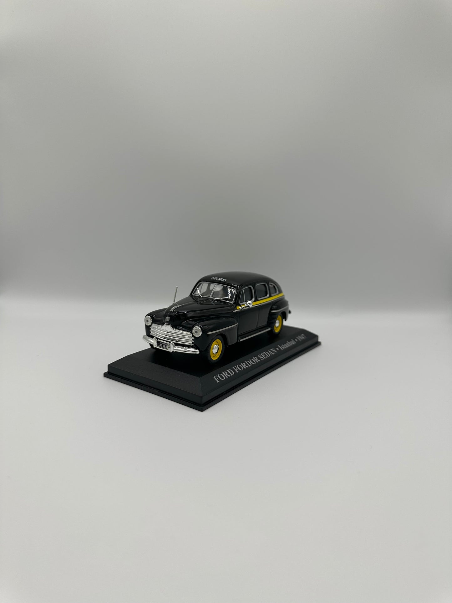 Ford Fordor Sedan Istanbul 1947 1/43