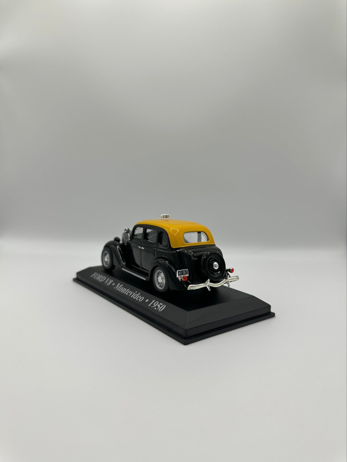 Ford V8 Montevideo 1950 1/43