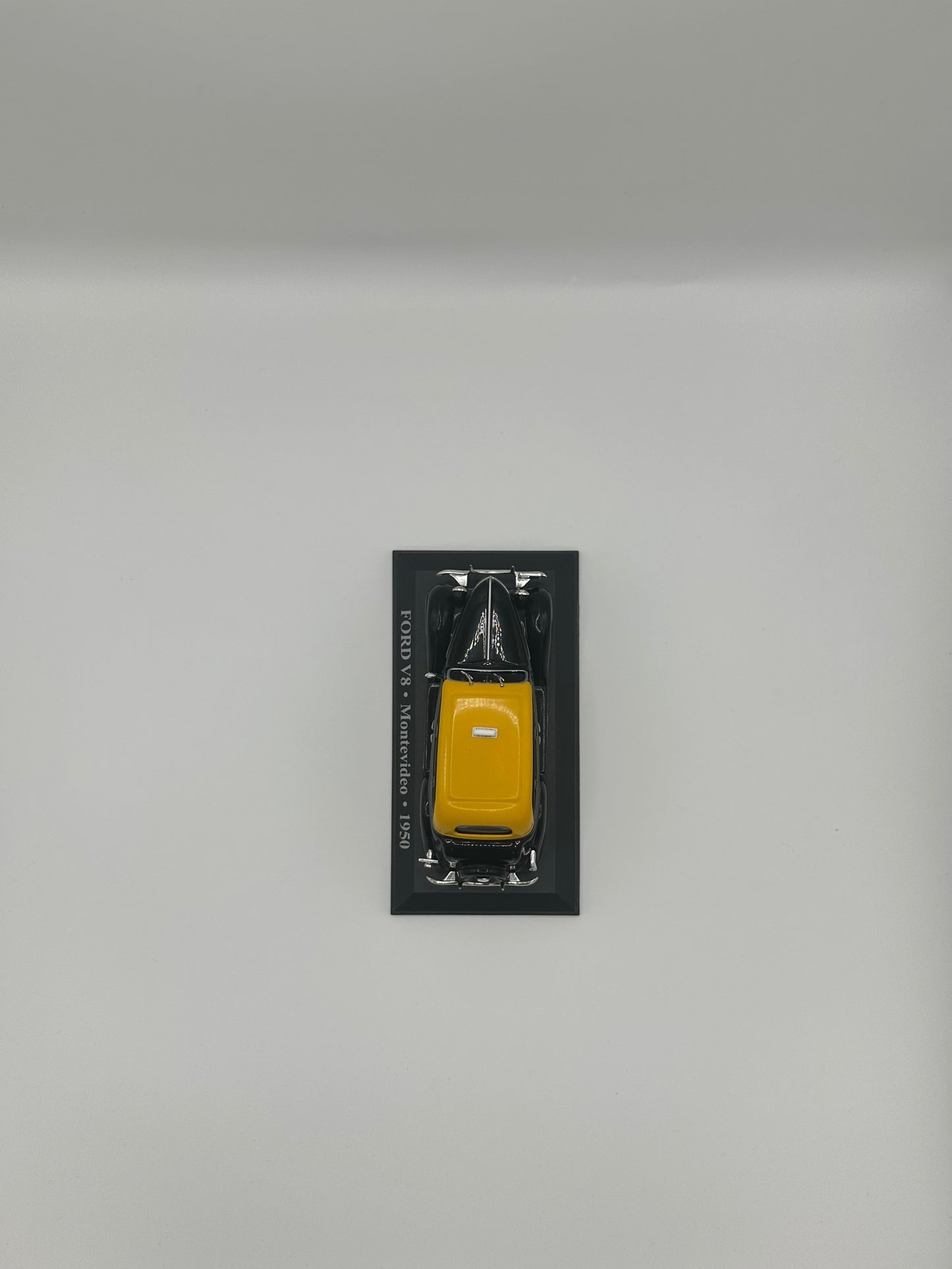 Ford V8 Montevideo 1950 1/43