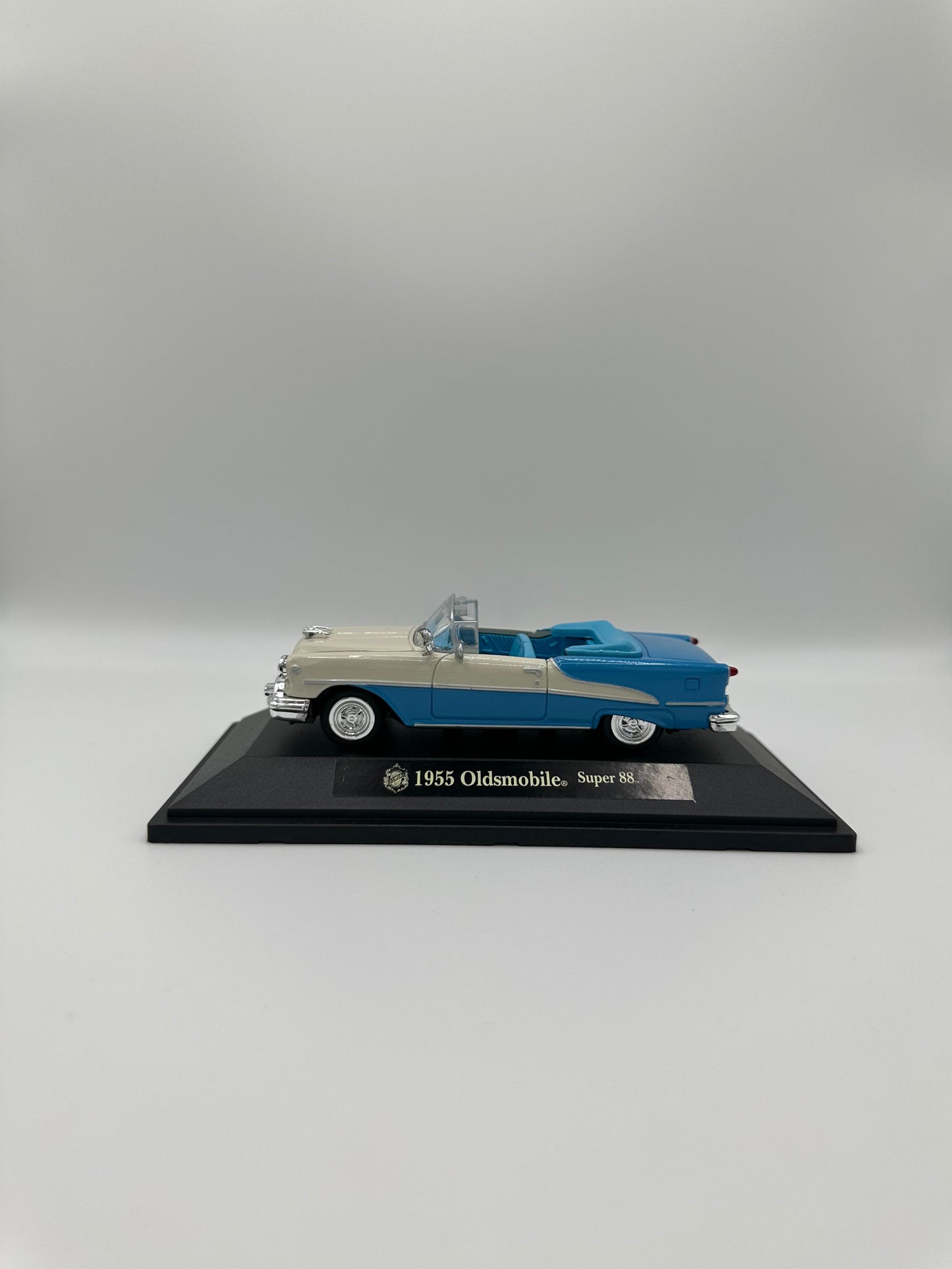 New Ray 1955 Oldsmobile Super 88 1/43