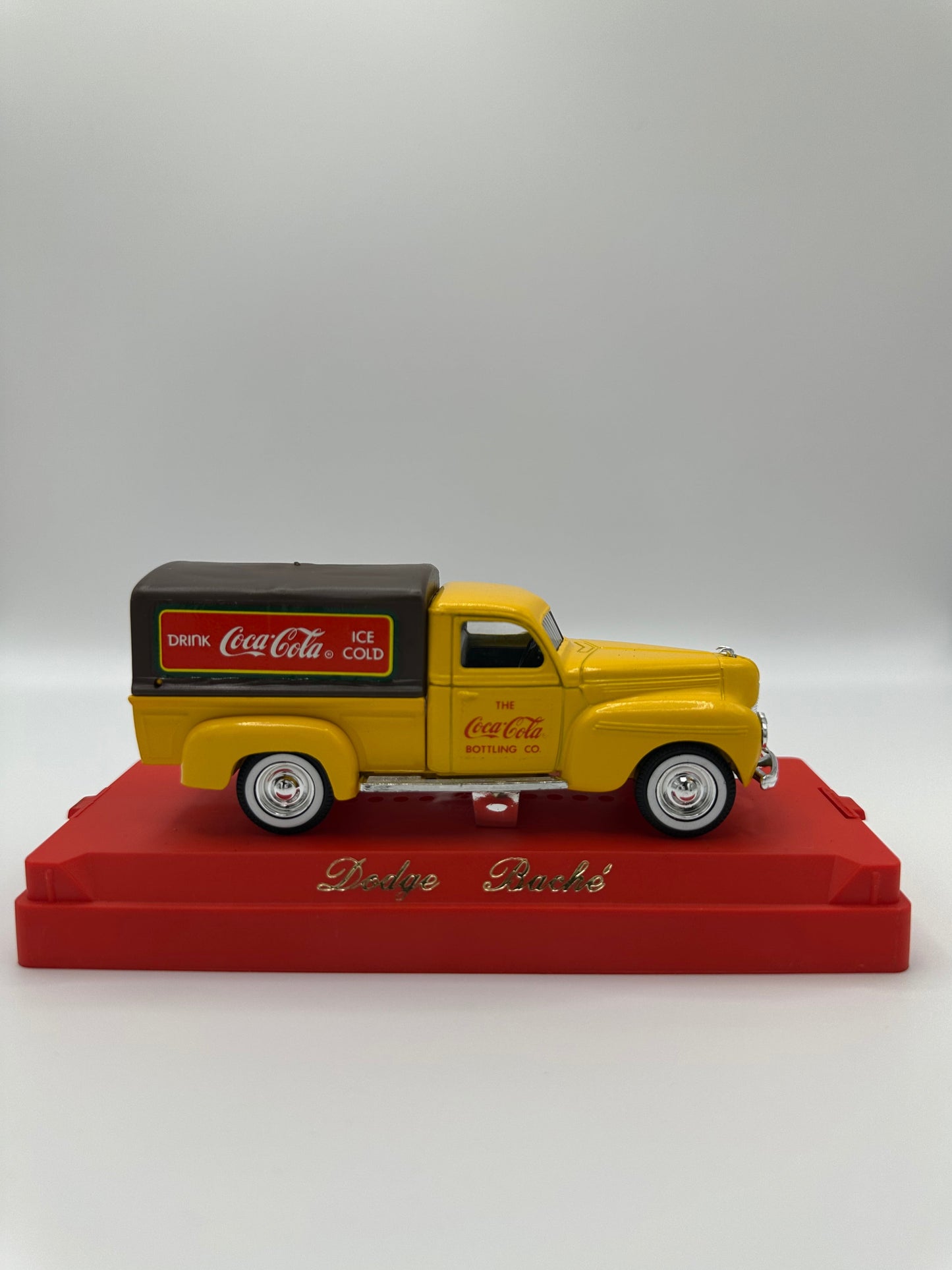 Solido Coca Cola Dodge Baché 1/43