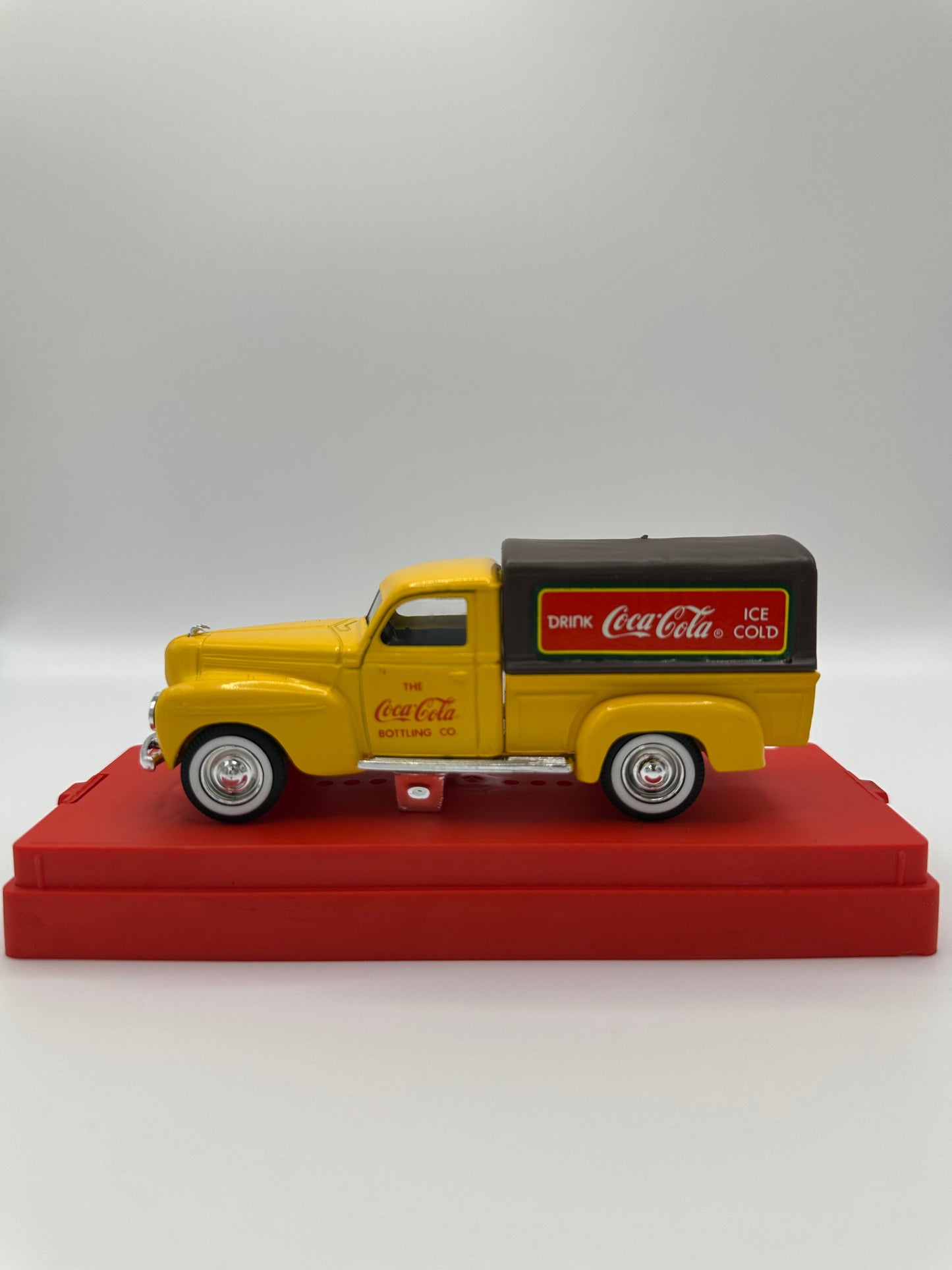 Solido Coca Cola Dodge Baché 1/43