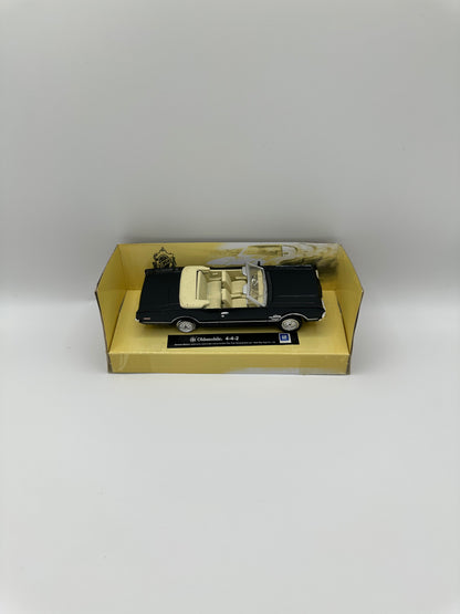 New Ray City Cruiser Collection Oldsmobile 4-4-2 1/43