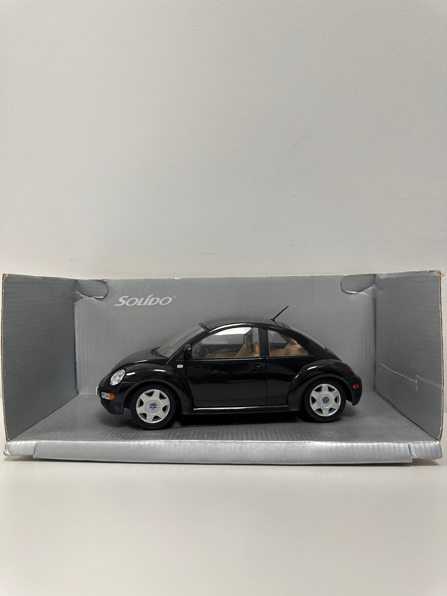 Solido Volkswagen New Beetle 1/18