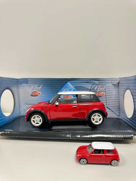Solido Mini Cooper (New Mini) 2001 1/18