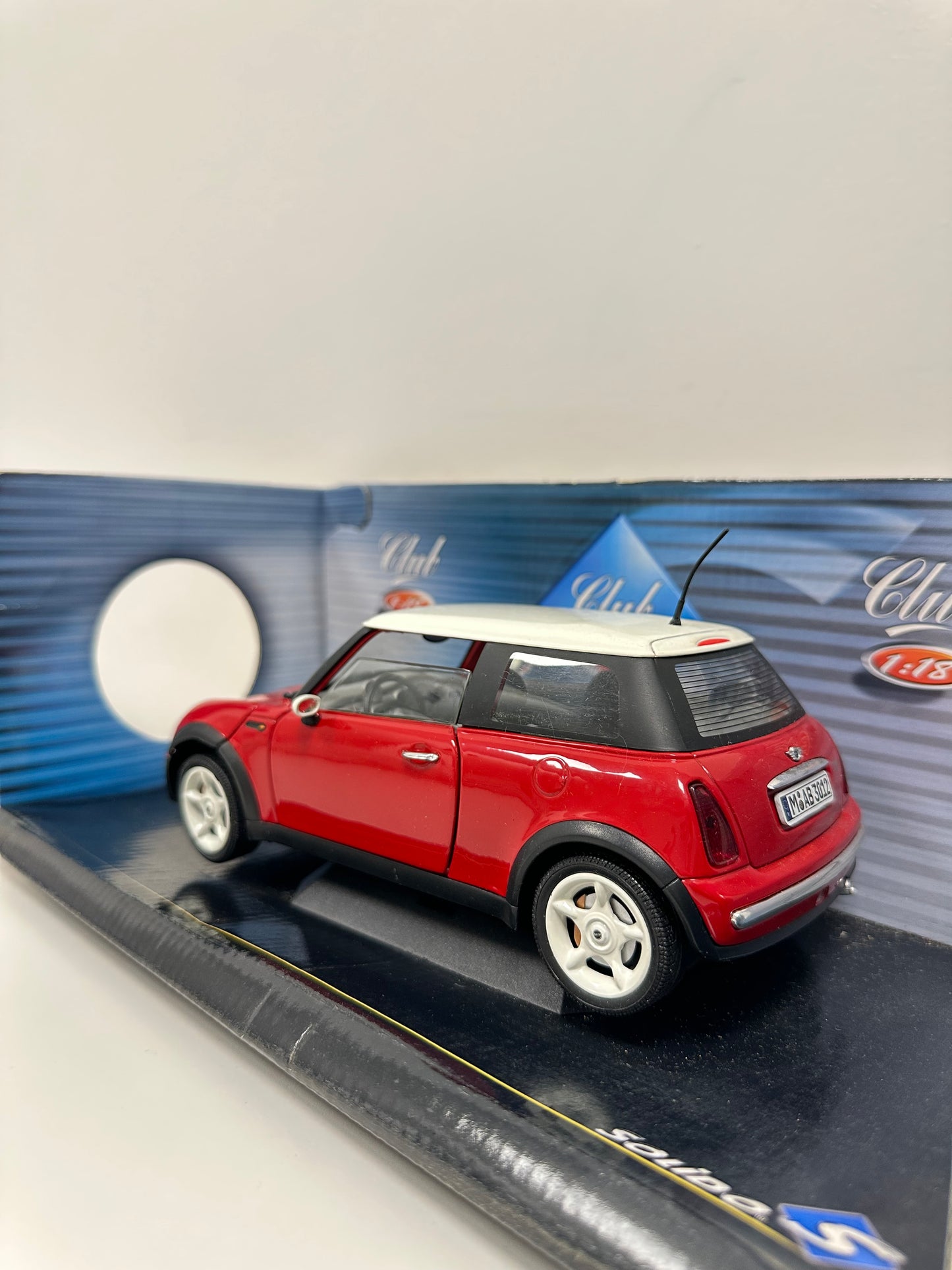 Solido Mini Cooper (New Mini) 2001 1/18
