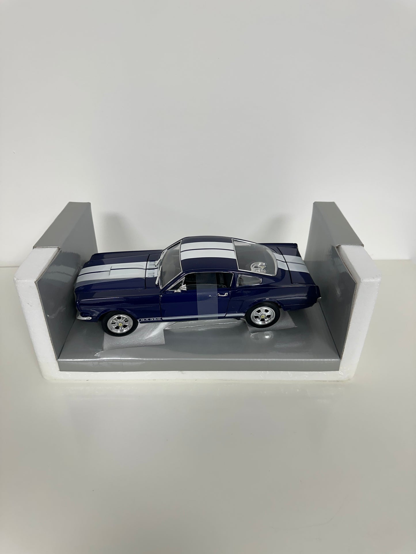 Eagle's Race Ford Mustang Shelby GT350 1/18