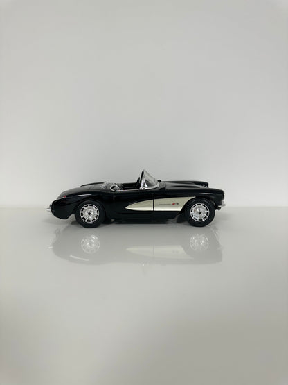 Maisto Chevrolet Corvette C1 (1957) 1/18