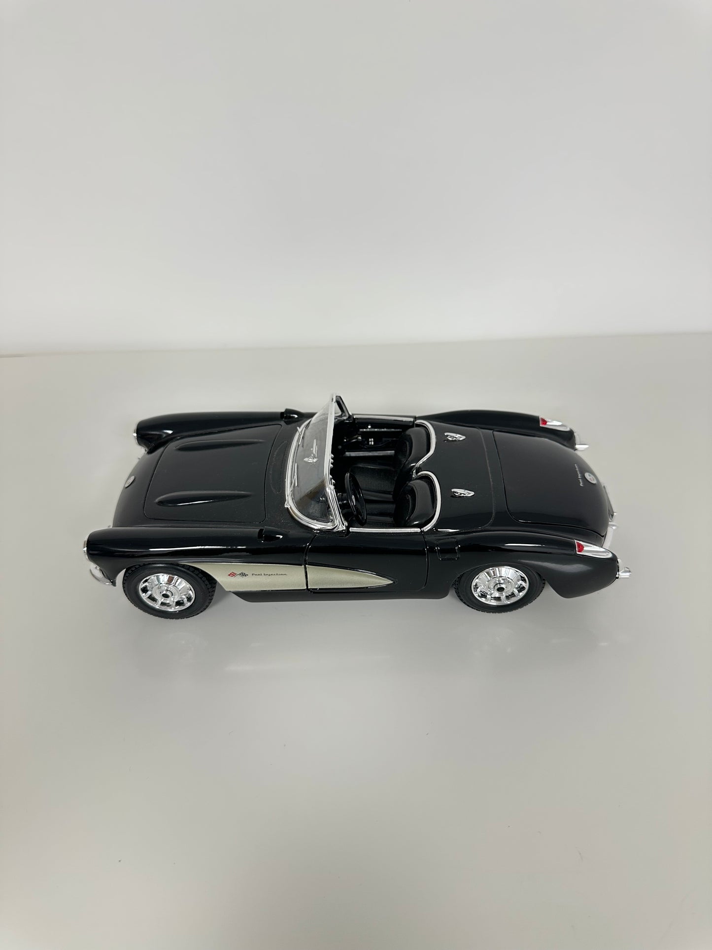 Maisto Chevrolet Corvette C1 (1957) 1/18