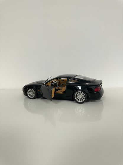 Bburago Aston Martin Vanquish V12 1/18