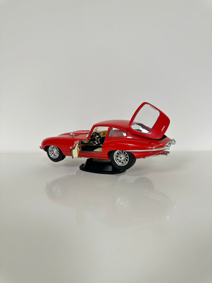 Bburago Jaguar E-Type Coupé 1/18