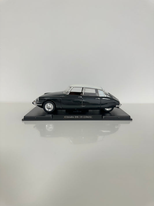 Leo Models Citroen DS 19 (1963) 1/24
