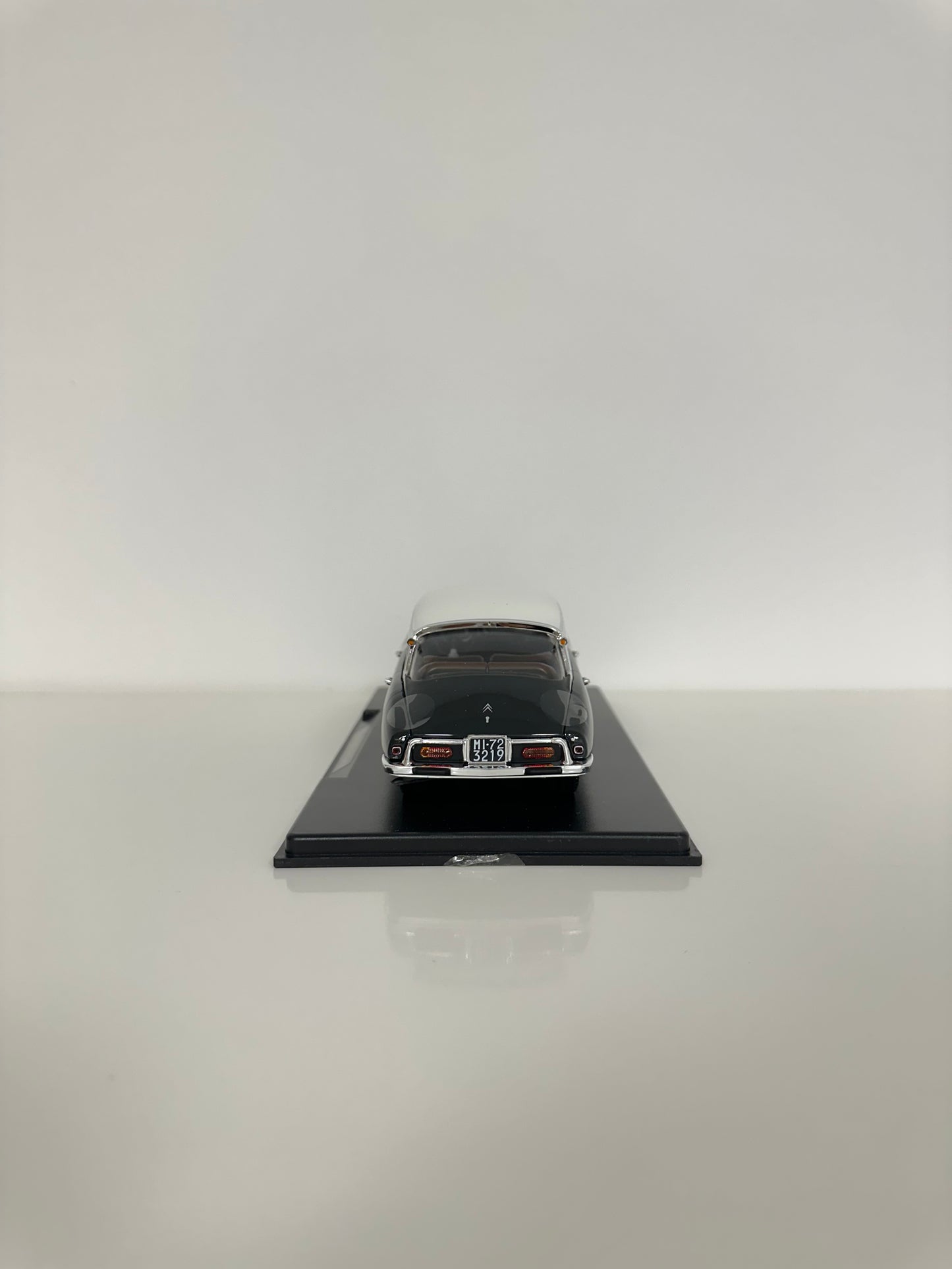 Leo Models Citroen DS 19 (1963) 1/24