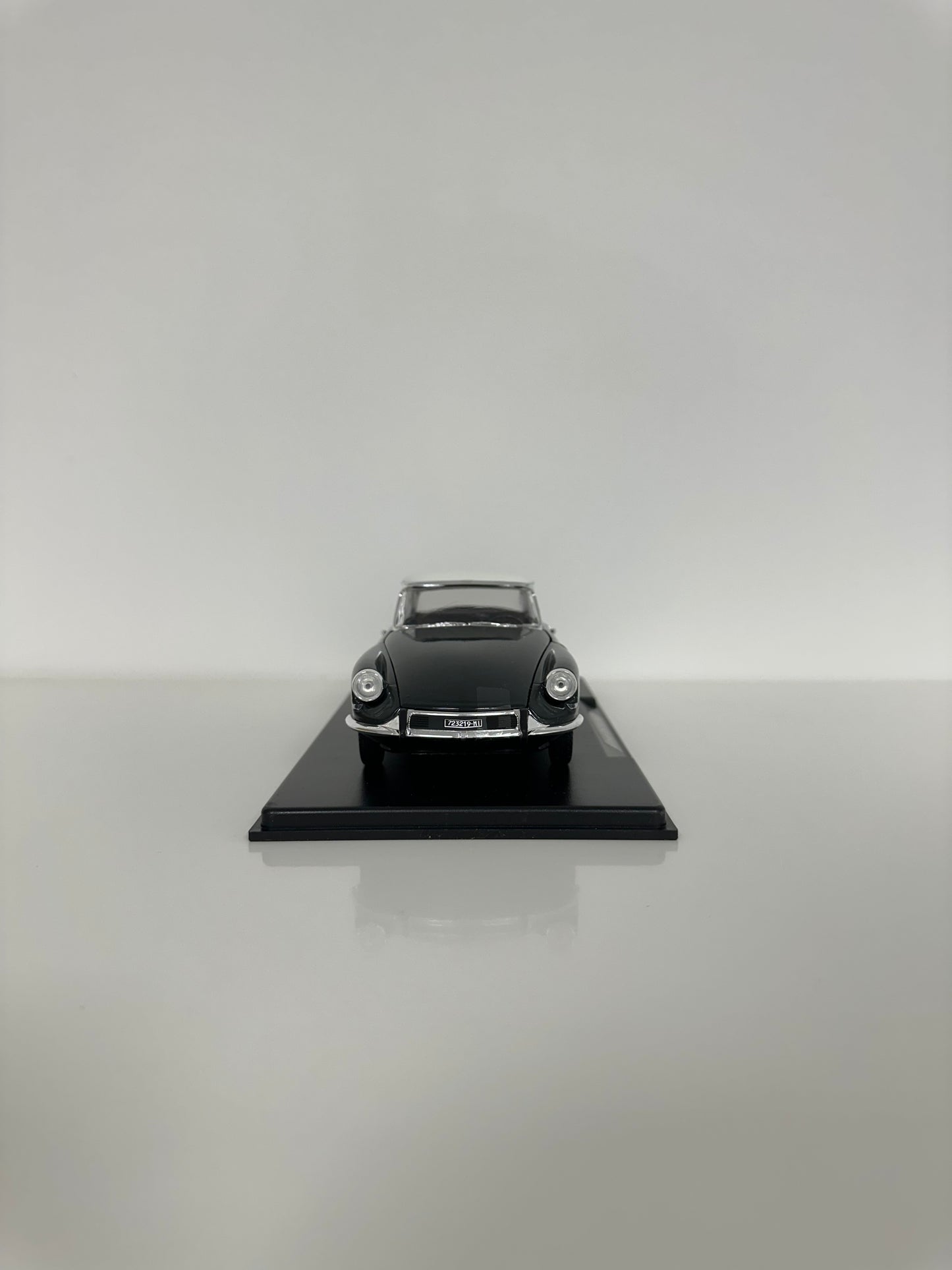 Leo Models Citroen DS 19 (1963) 1/24