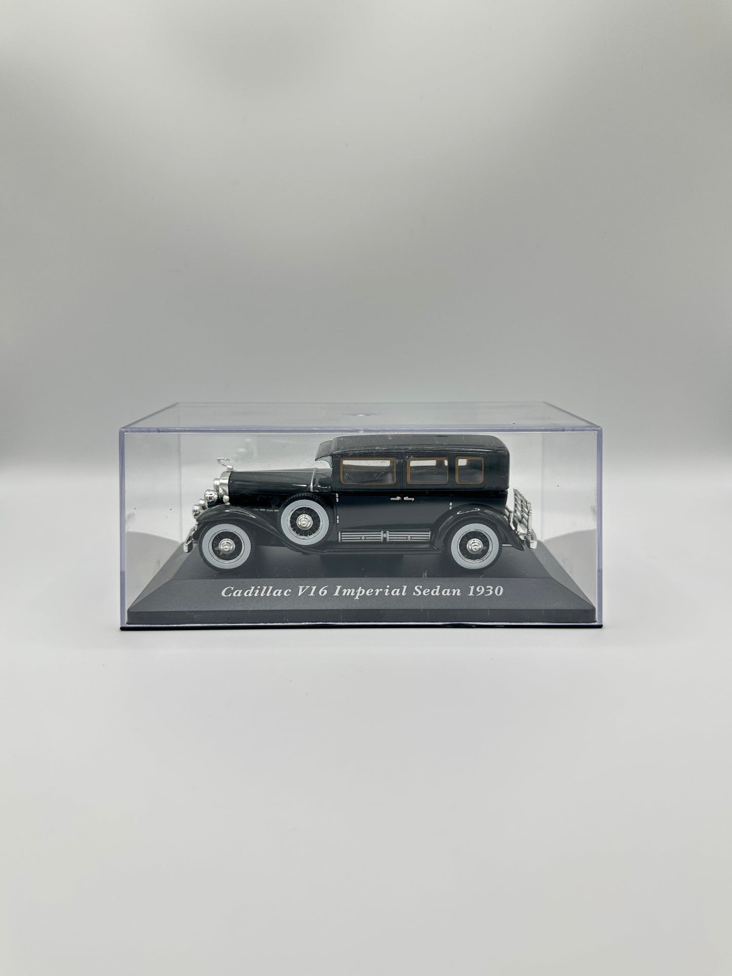 Cadillac V16 Imperial Sedan 1930 1/43