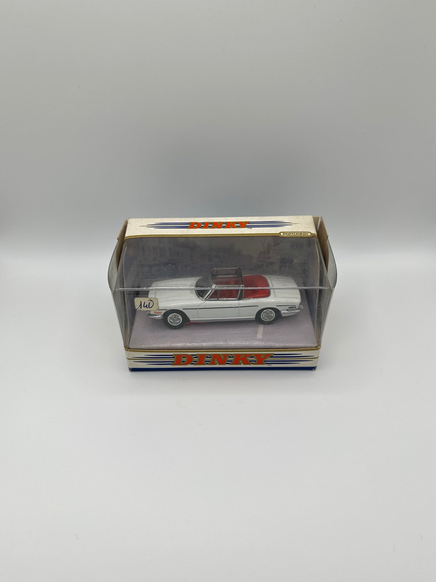 Lot de miniatures automobiles Dinky vintage 1/43